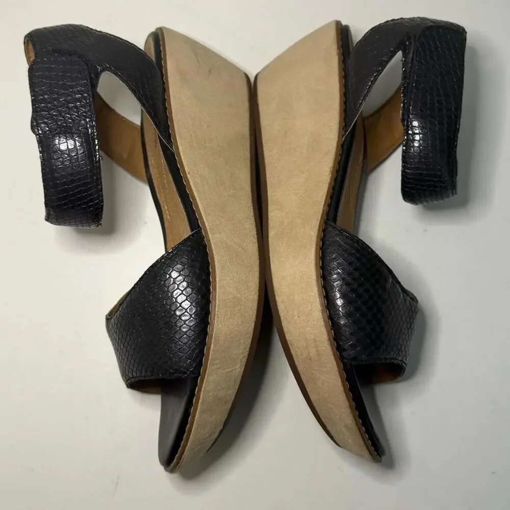 CLARKS Hazelle Black Snake-Embossed Leather Wedge Comfort Sandals Size 10